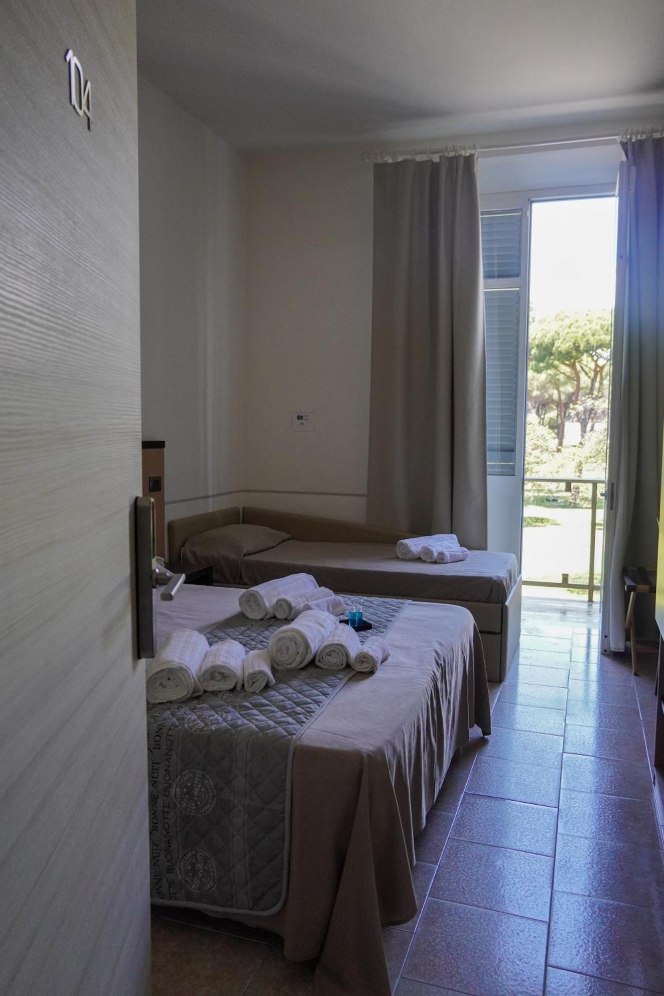 Hotel Cilene Viareggio Bagian luar foto