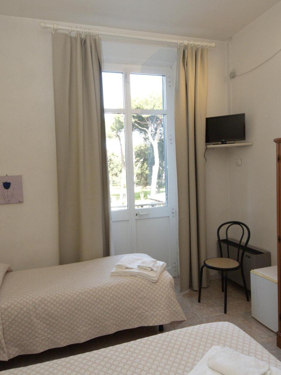 Hotel Cilene Viareggio Bagian luar foto