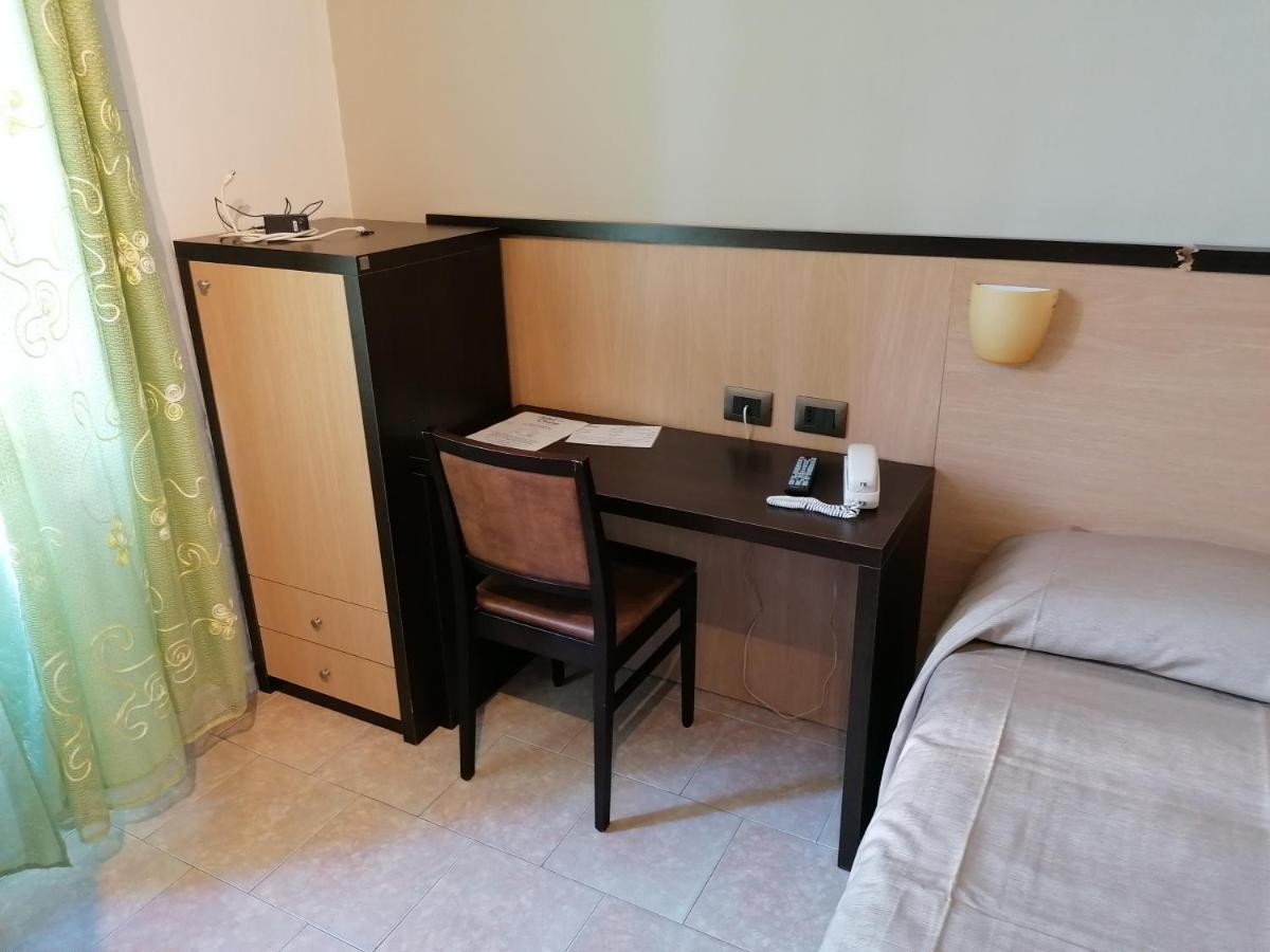 Hotel Cilene Viareggio Bagian luar foto